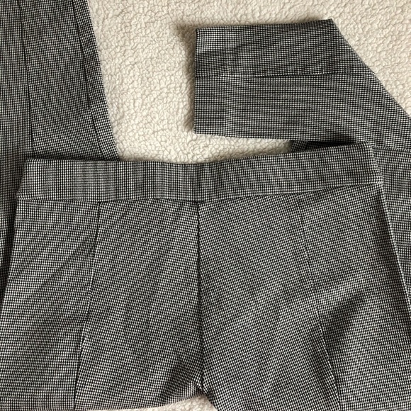 NOT FOR SALE RIGHT NOW! Black & White Patterned Stretch Pants H&M Size 12 - Picture 4 of 8